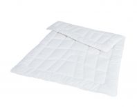 Light summer blanket with organic cotton cover.